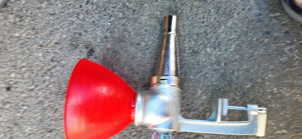 Румънска Ръчна мелачка за домати и плодове