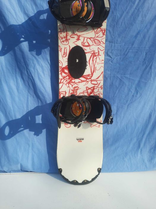 Сноуборд Blackhole 145см. С автомати