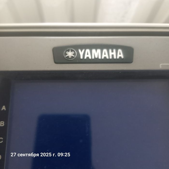 Продам синтезатор YAMAHA