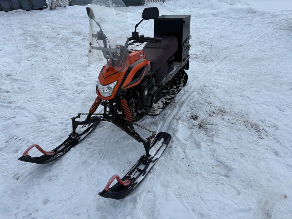 Продам снегоход dingo 150
