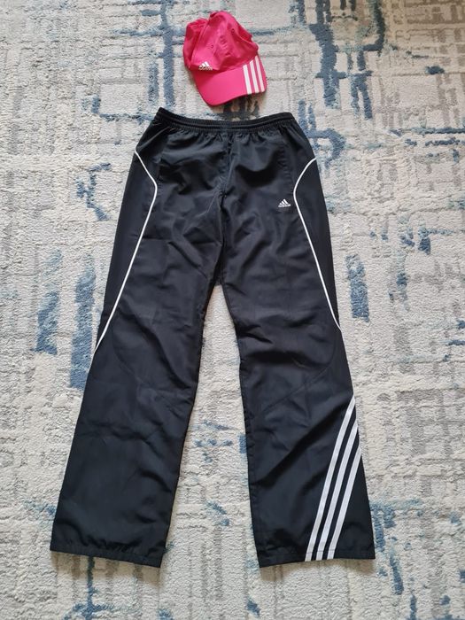 Продам спортивный костюм для девочки