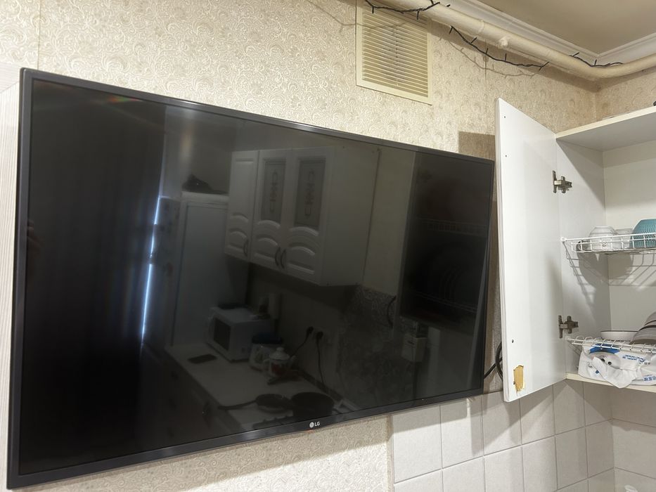 продам телевизор LG