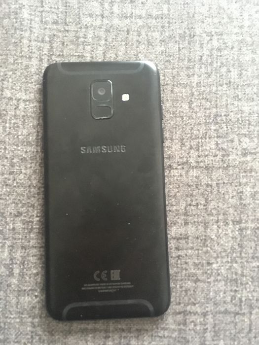 Телефон Самсунг А6