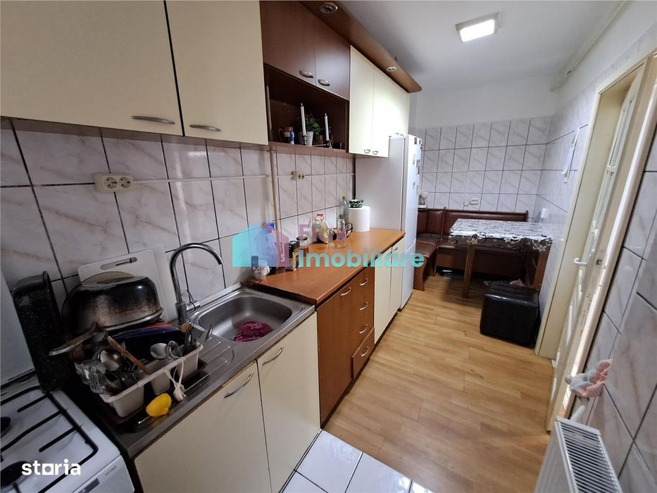 Apartament cu 3 camere decomandat parter inalt George Enescu