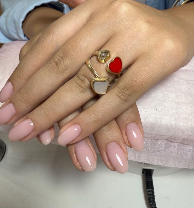 Качественный маникюр и педикюр. 100% стерилизация. Опыт работы 4 года.