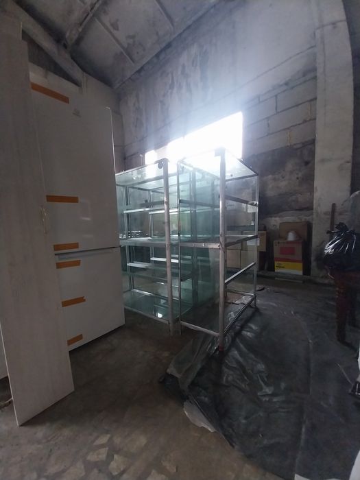 Стеклянные ветрины б/у