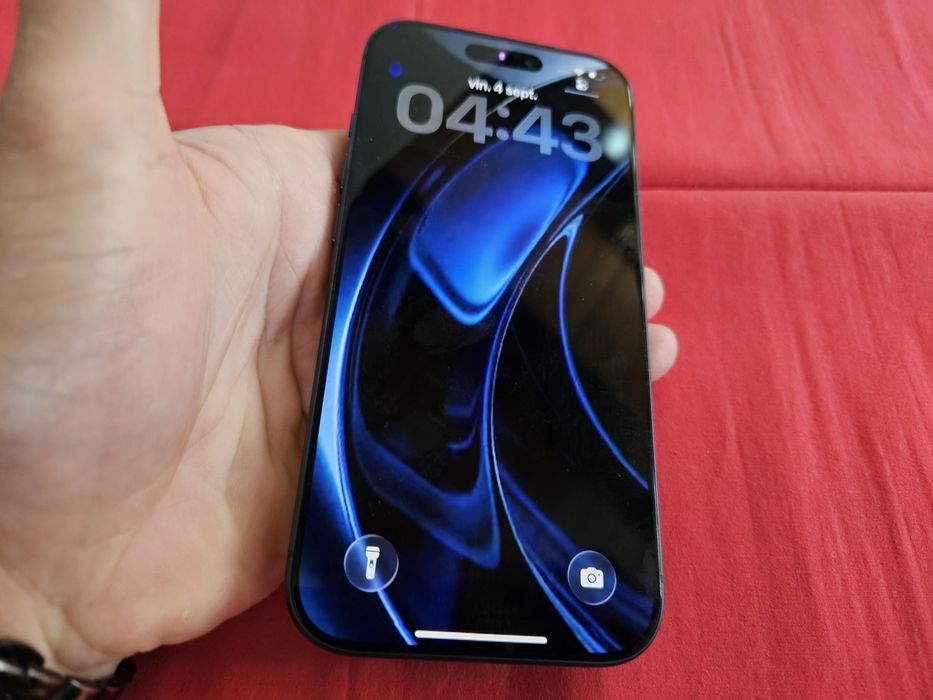 -Iphone 17Pro, Nou 256Gb 12Ram ireprosabil Bat:100%-3 cicluri incarcare Blue doar telefonul poze reale nici o reparatie/interventie nici o restrictie
