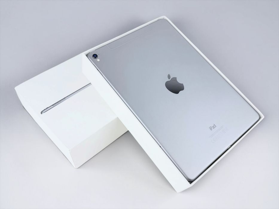 Таблет Apple iPad Pro 9.7" 256GB Wi-Fi + Cellular Space Gray Перфектен!