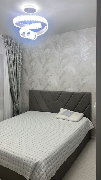 Кровать двуспальная 180/200