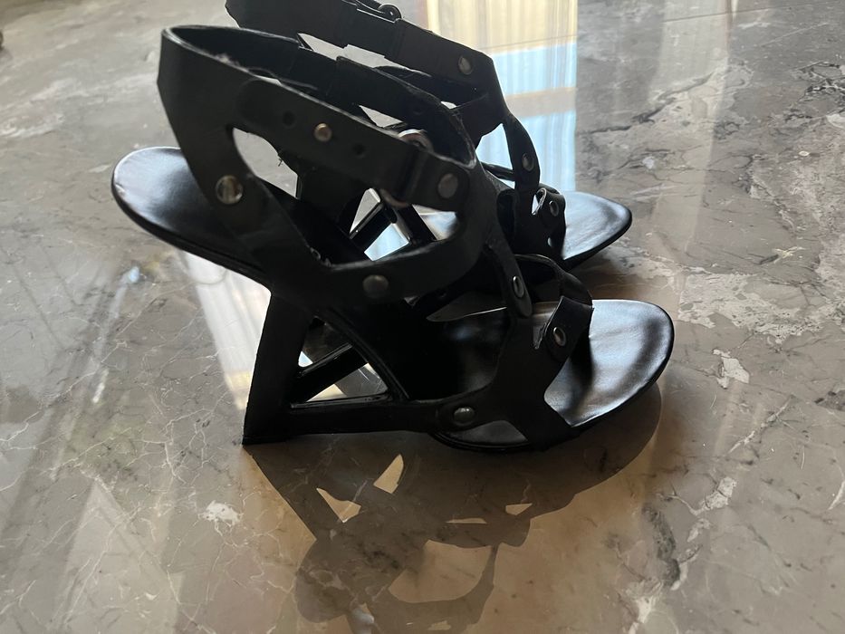 United nude ефектни сандали