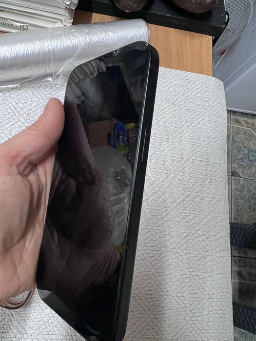 Iphone15 de vanzare putin utilizat ! Este perfect functional! Spart ecran, doar  sticla