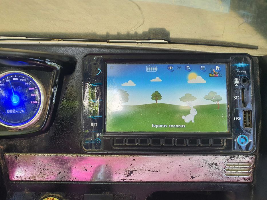 Masinuta electrica copii Ford Ranger 4x4, acceleratie progresiva, compatibila baterii Makita, alba 21V Li Ion