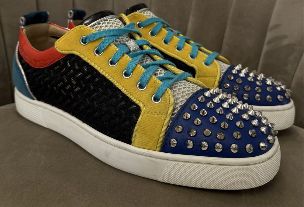 Christian Louboutin Autentic 44