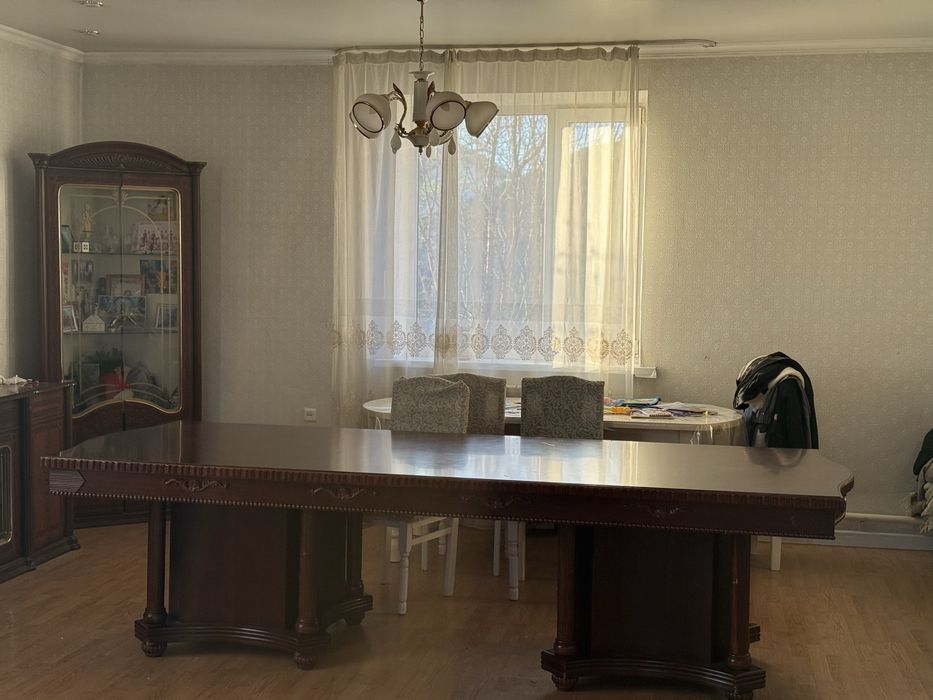 Продам стол Малайзия