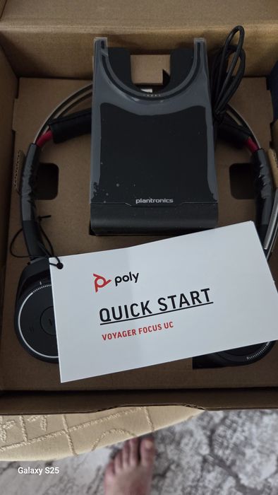 Слушалки Plantronics Voyager Focus UC нови