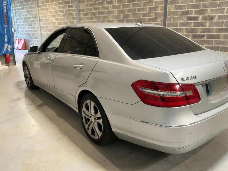 Mercedes-Benz E-Klasse E 220 CDI BlueEfficiency Avantgarde 2012
