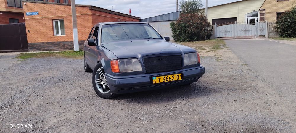 Продаю мерседес 124