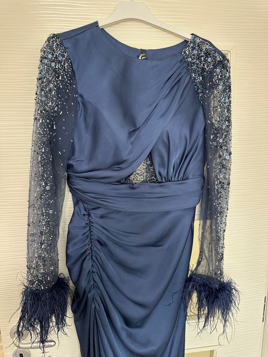 Стилна рокля за официални поводи