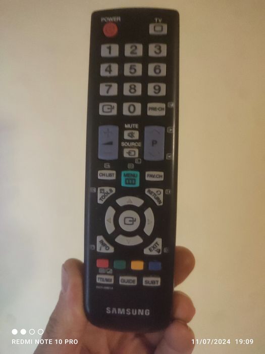 Tелевизор SAMSUNG