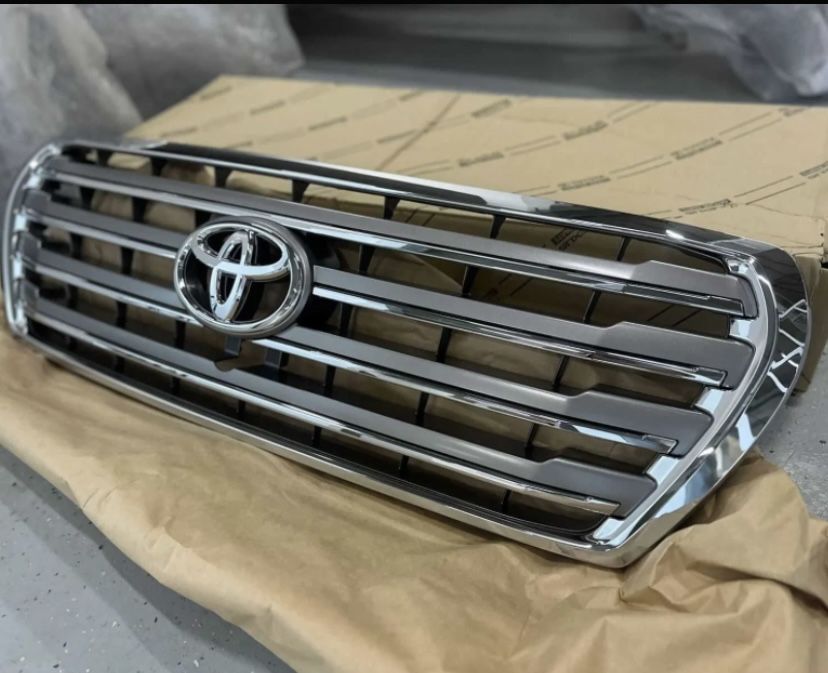 Решетка радиатора LAND CRUISER 200