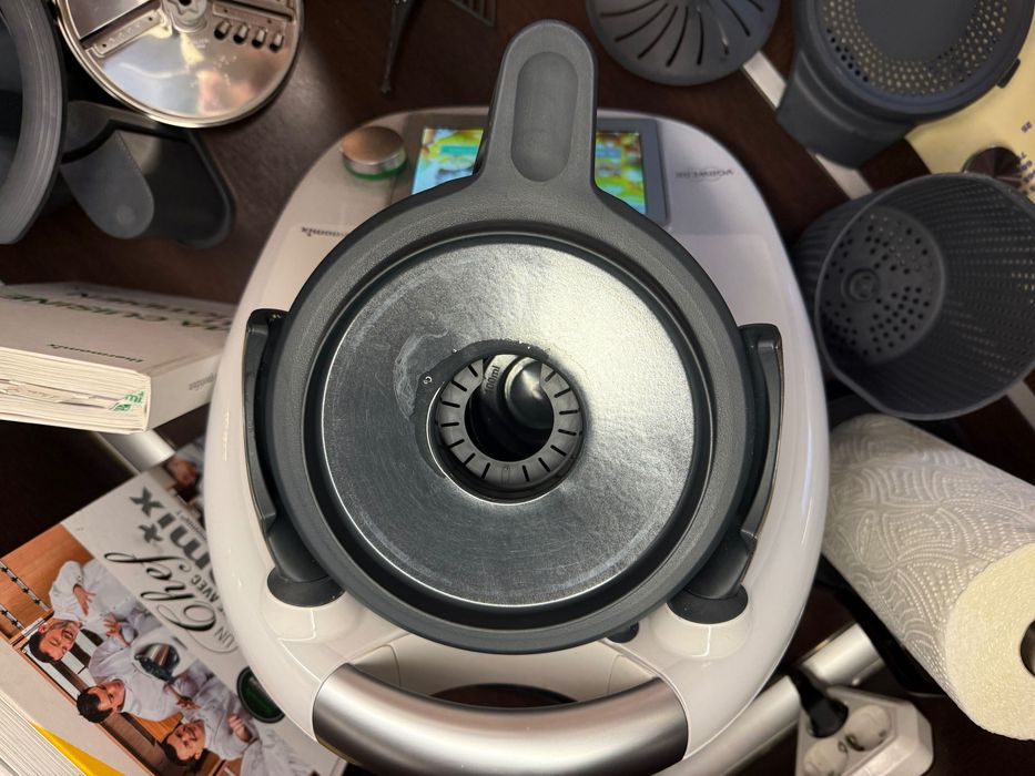 Thermomix TM6  и с Cutter в перфектно състояние