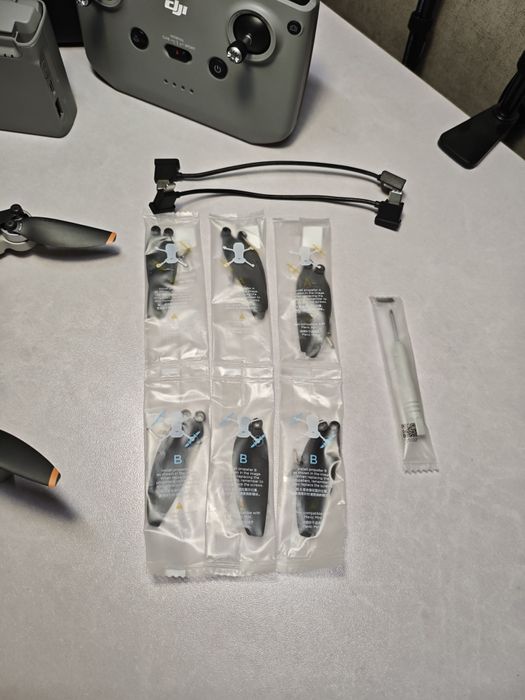 Дрон dji Mini 4k fly more combo плюс карта памет 128GB