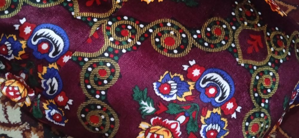 Янги курпа пахтасиз сотилади.