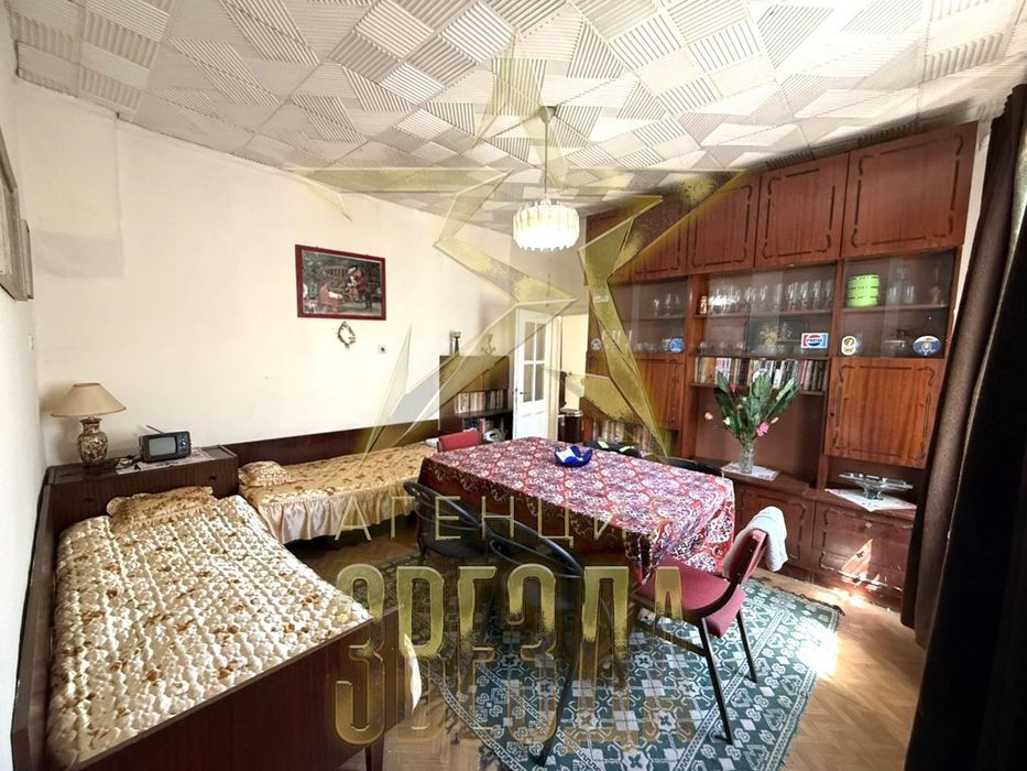 Продава се Къща в Пловдив, Център - 92 кв.м за 2120 €/кв.м - Снимка #4