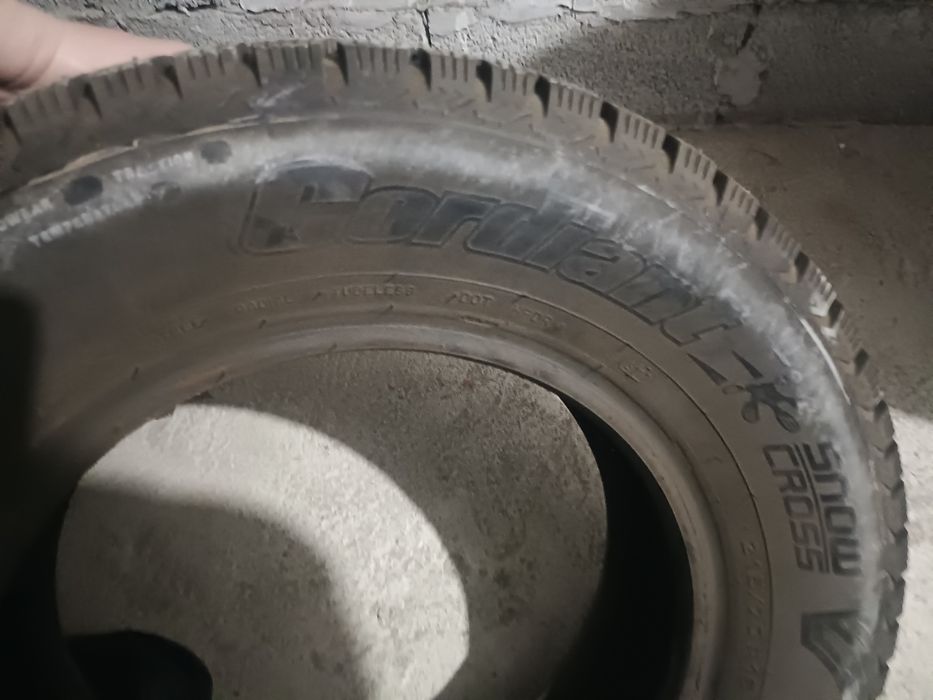 Продам зимние шипованные шины