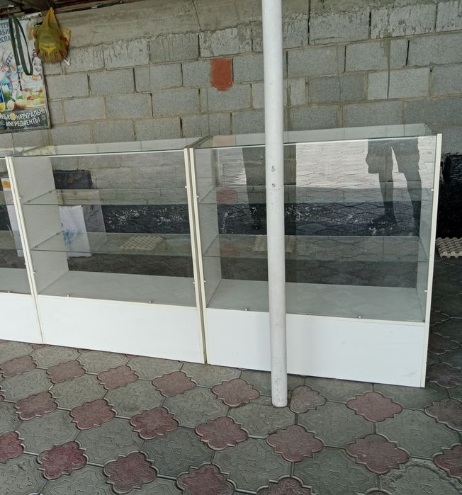 Витрины 2шт в отличном состоянии