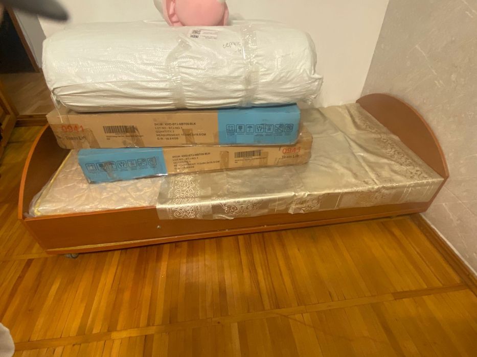 2 кровати с матрасами