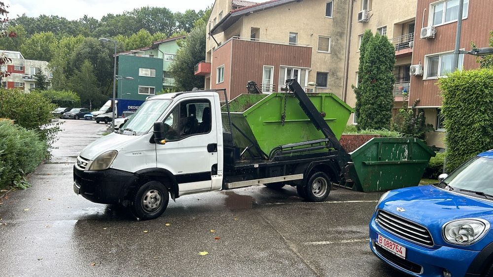 Container moloz gunoi