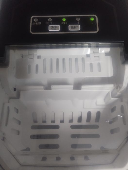 Ледогенератор с капацитет 2L, със самопочистваща се функция, 12kg/24h