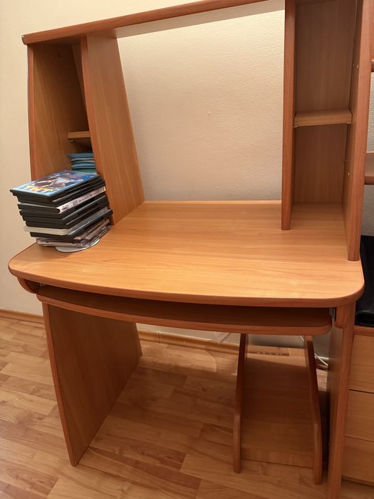 Стол компьютерный