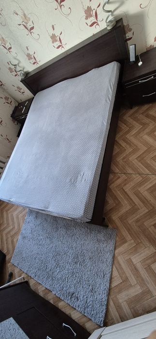 Продам кровать с матрасом
