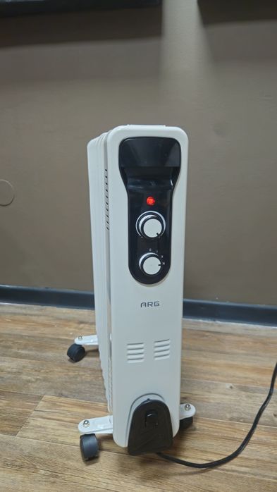 Продам масляный обогреватель, мощность 1500 Вт.