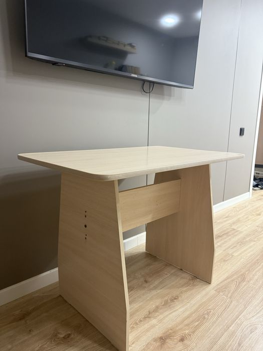 Продам стол б/у в хорошем состоянии