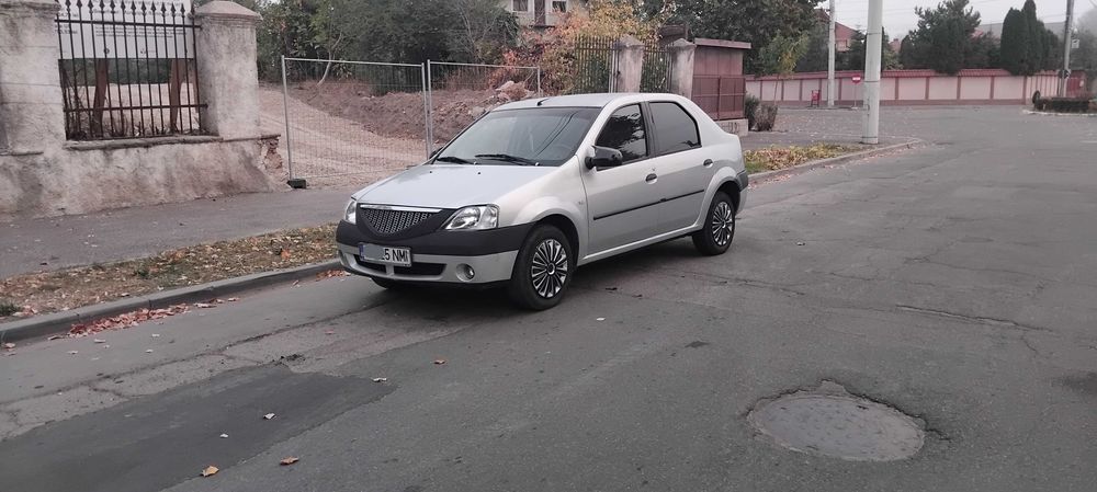 Dacia. Logan. Benzină.