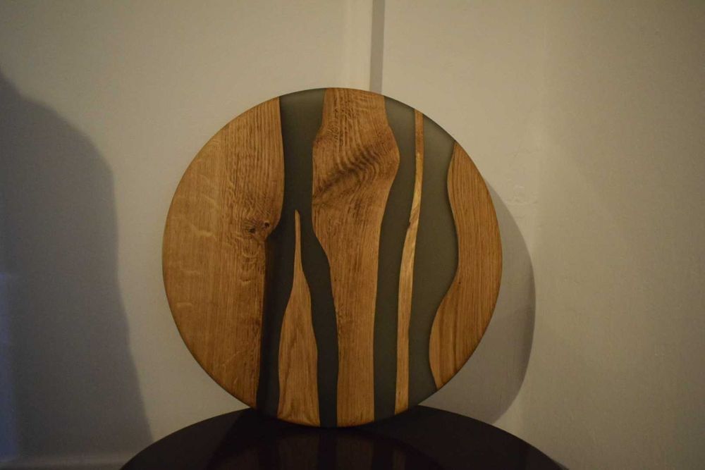 Platou din lemn de stejar și rășină epoxidică