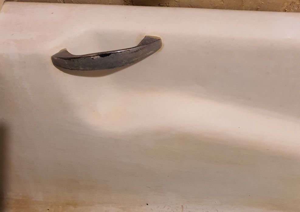 Ванная с ручками