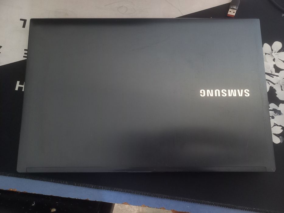 Samsung ноутбугі сатылады (Core i5 / 8GB / Radeon)