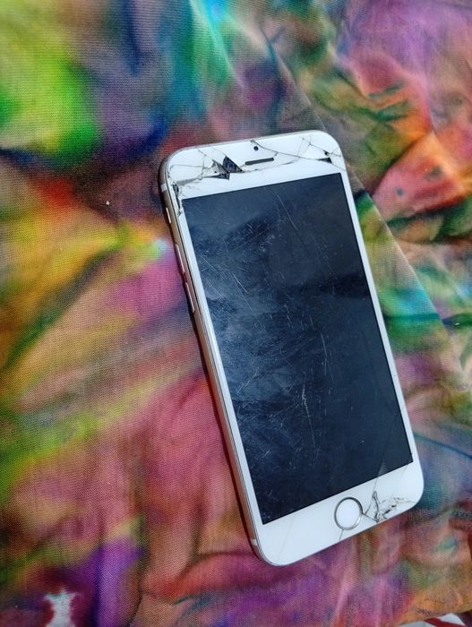 iPhone 6s в золотом цвете