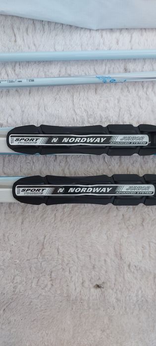 Продам лыжи и ботинки