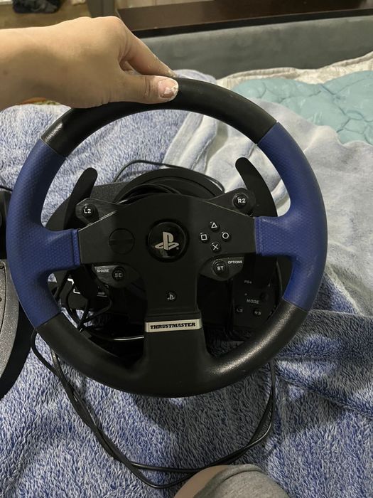 Игровой руль сатылады.