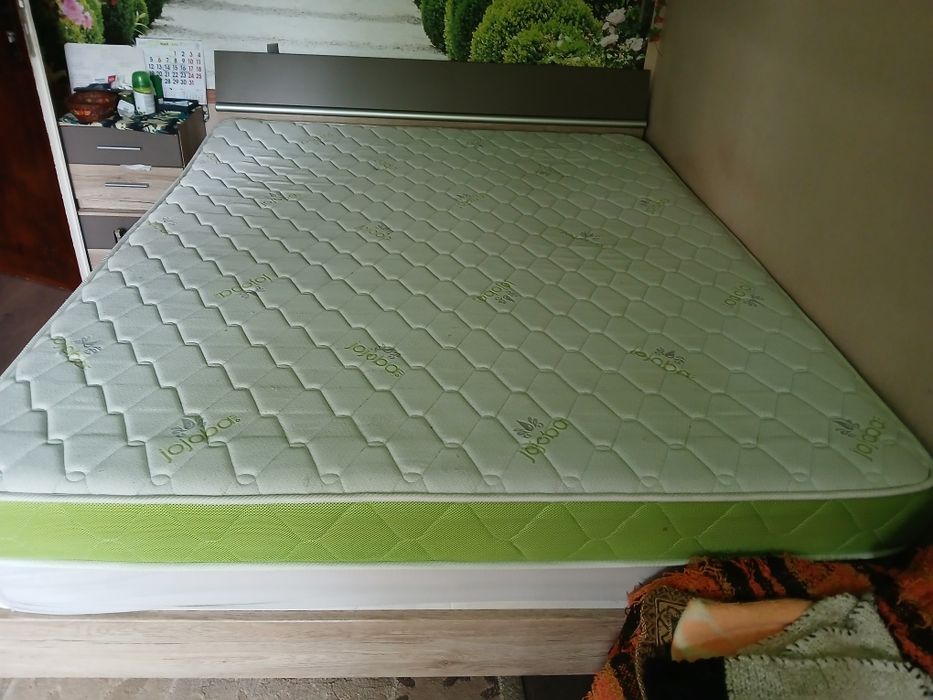 Подматрачно ,и матрак италиански много малко използван