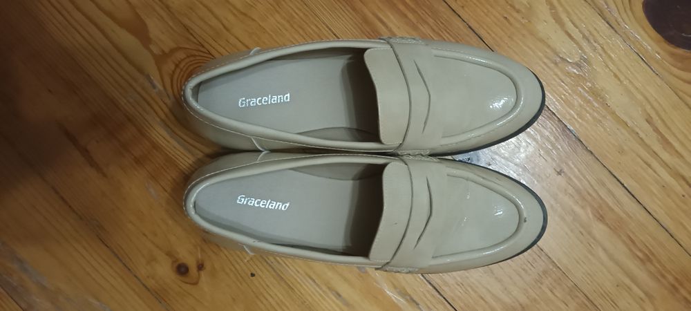 Свежи дамски мокасини