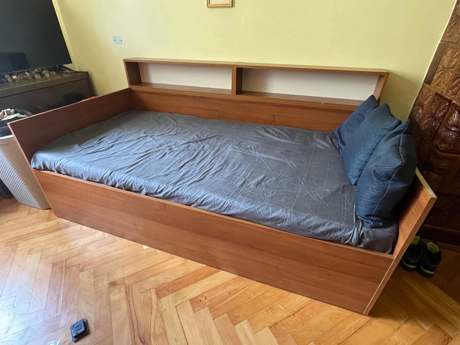 Pat pentru o persoană, cu saltea ortopedică din spuma făcută la comandă la 4Brands