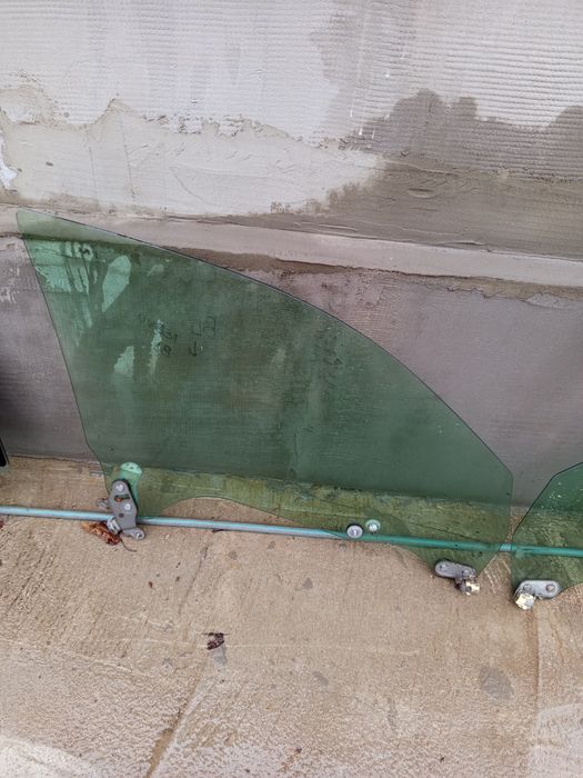 Стёкла на Субару легаси