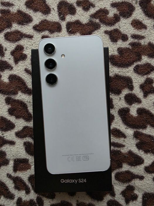 Samsung Galaxy S24 8/128 silver