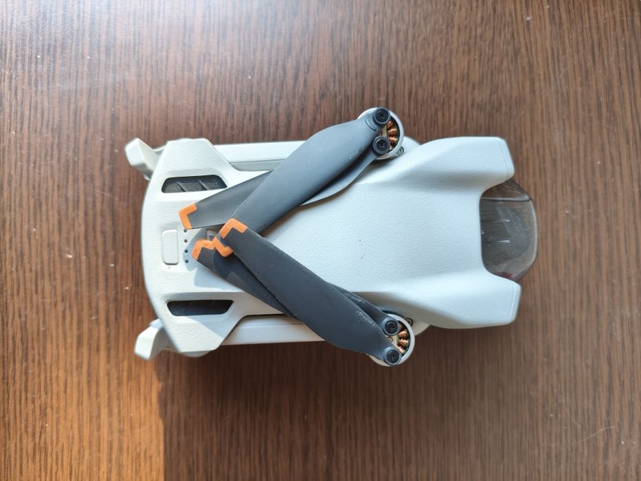 Dronă DJI mini 3